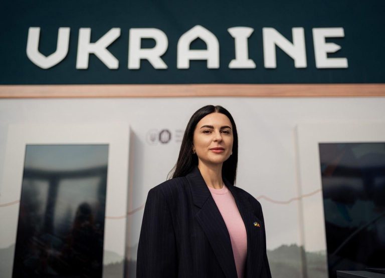 Катерина ДАДІВЕРІНА